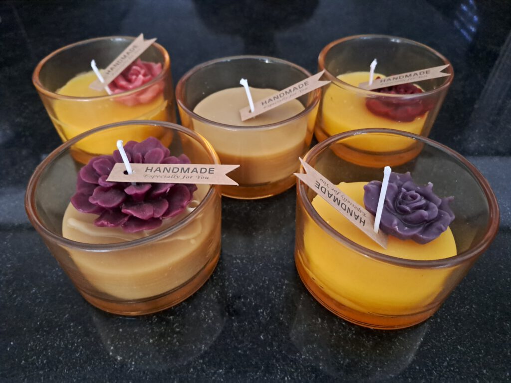 Bienenwachskerze im Glas