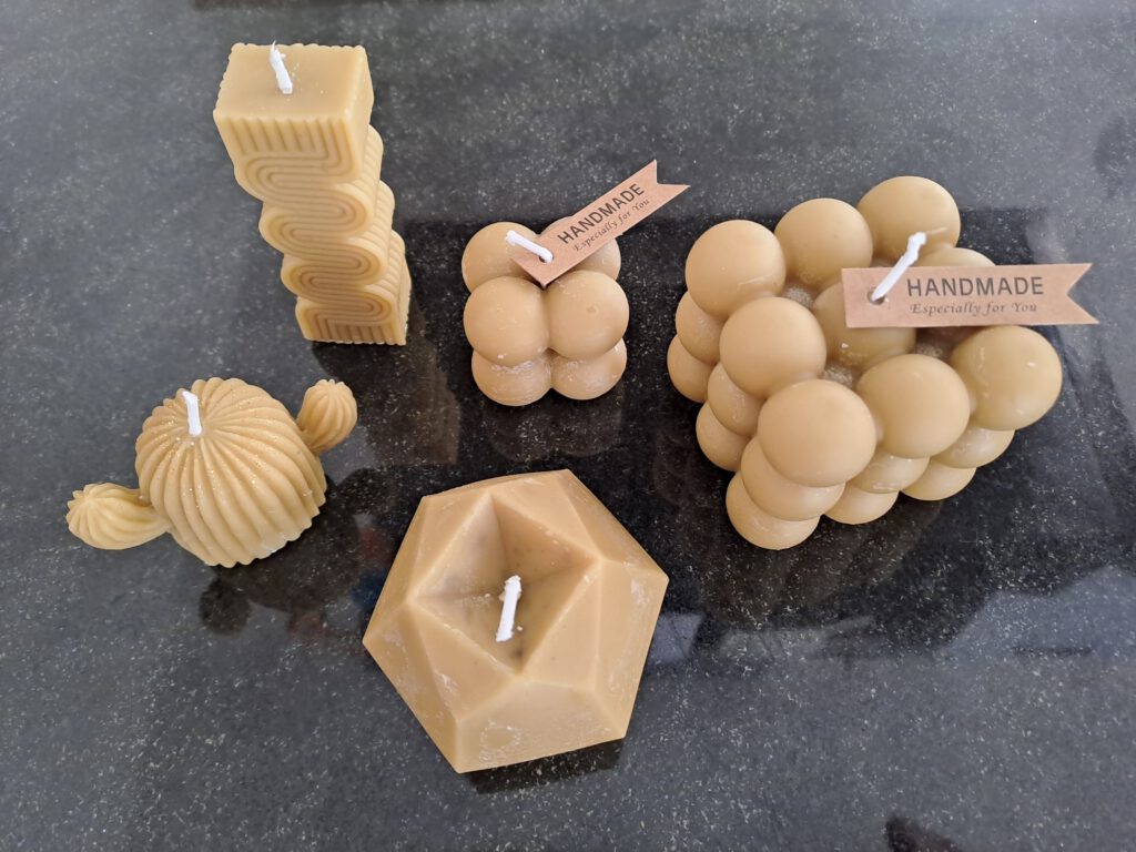 Bienenwachskerze gegossen